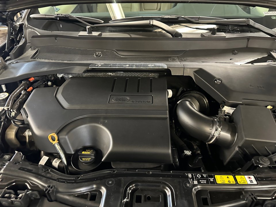 Used 2024 Land Rover Discovery Sport S image 18