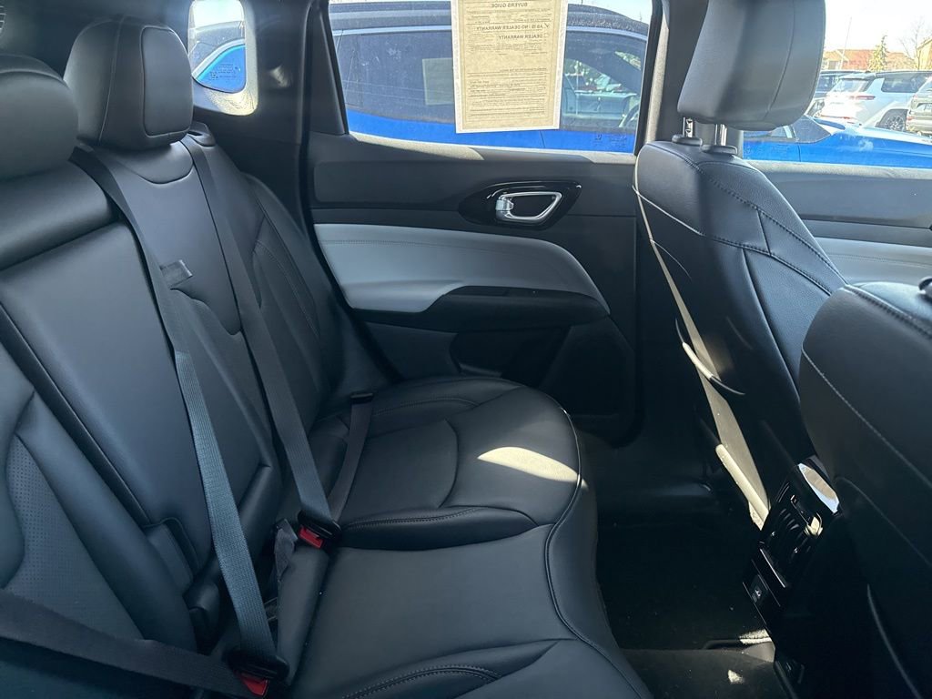 Used 2023 Jeep Compass Limited image 7