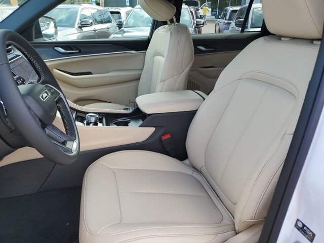 New 2025 Jeep Grand Cherokee Limited image 14