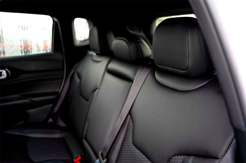 New 2026 Jeep Compass Latitude image 18