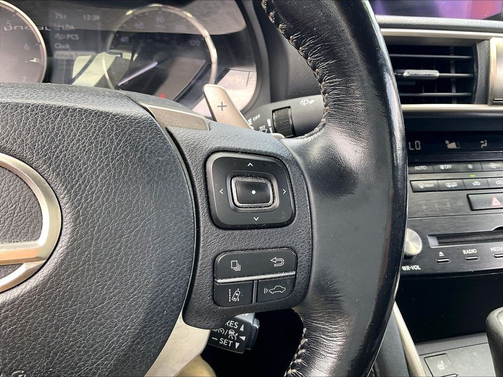 Used 2017 Lexus IS 200t w/ Premium Package RWD image 23