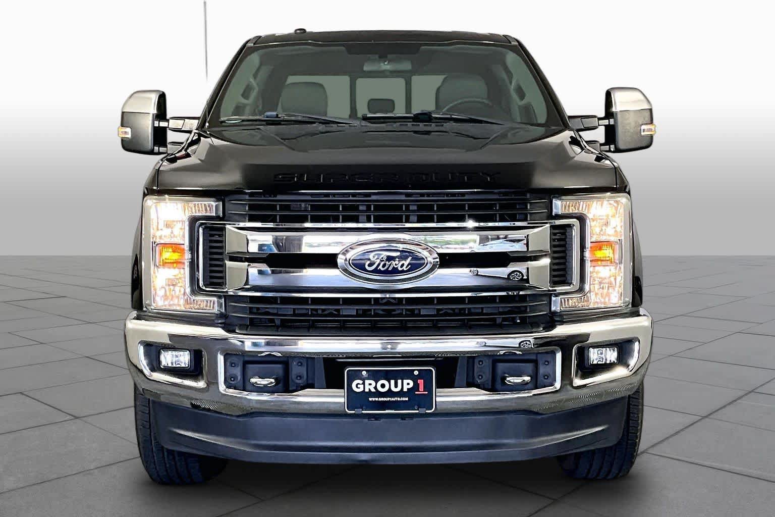 Used 2019 Ford F250 XLT w/ XLT Premium Package AWD/4WD image 4