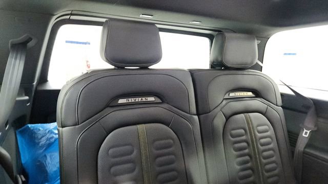 Used 2025 Rivian R1S Adventure image 30