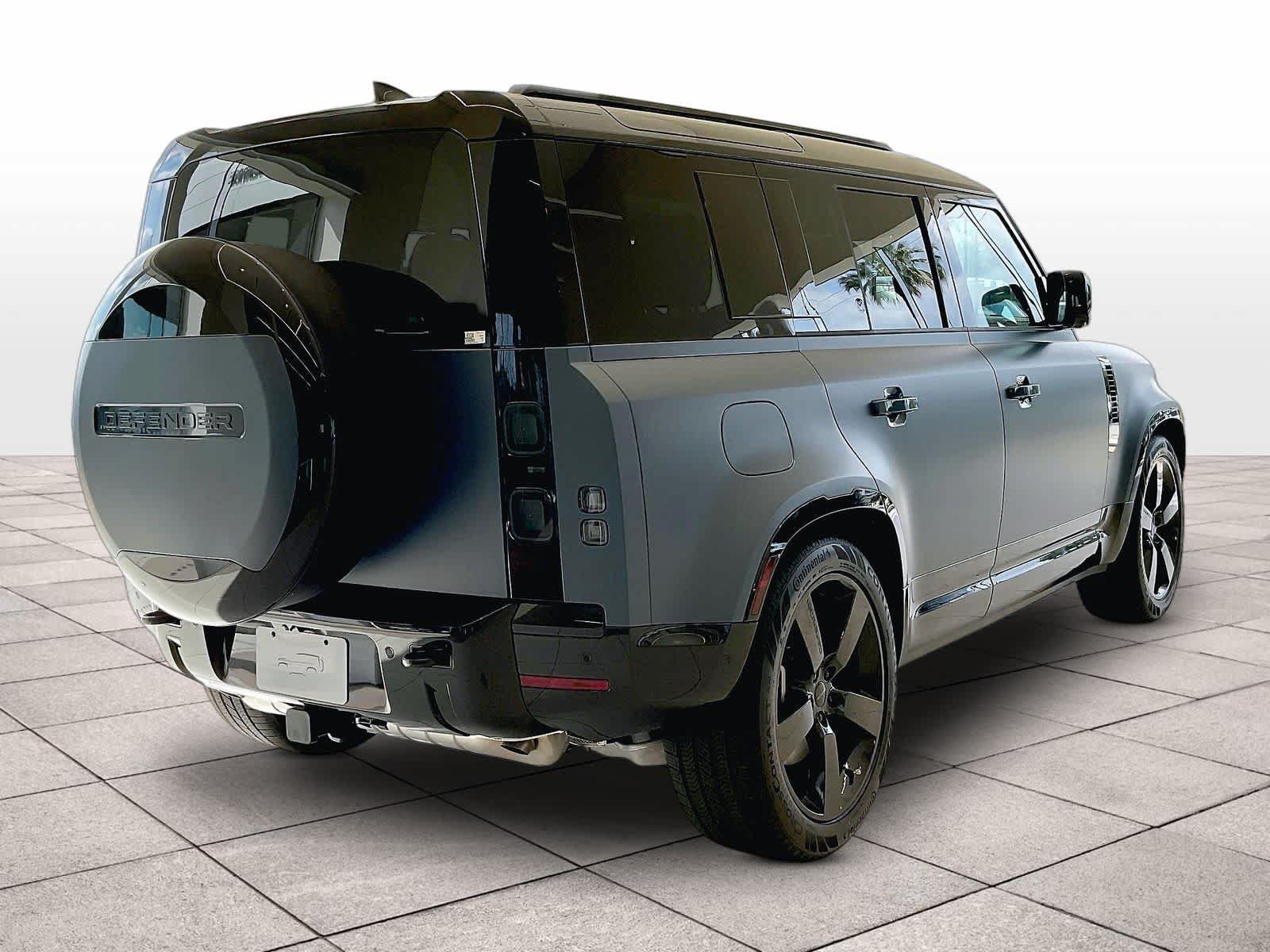 New 2026 Land Rover Defender 110 X-Dynamic SE AWD/4WD image 4