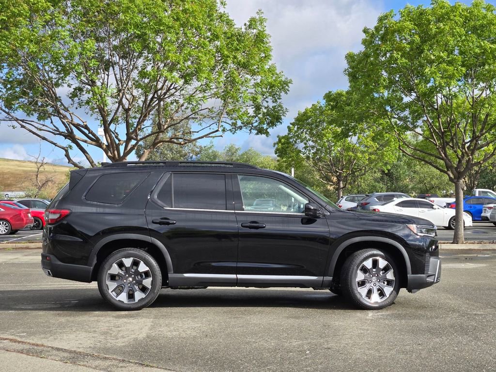 New 2026 Honda Pilot Touring image 3