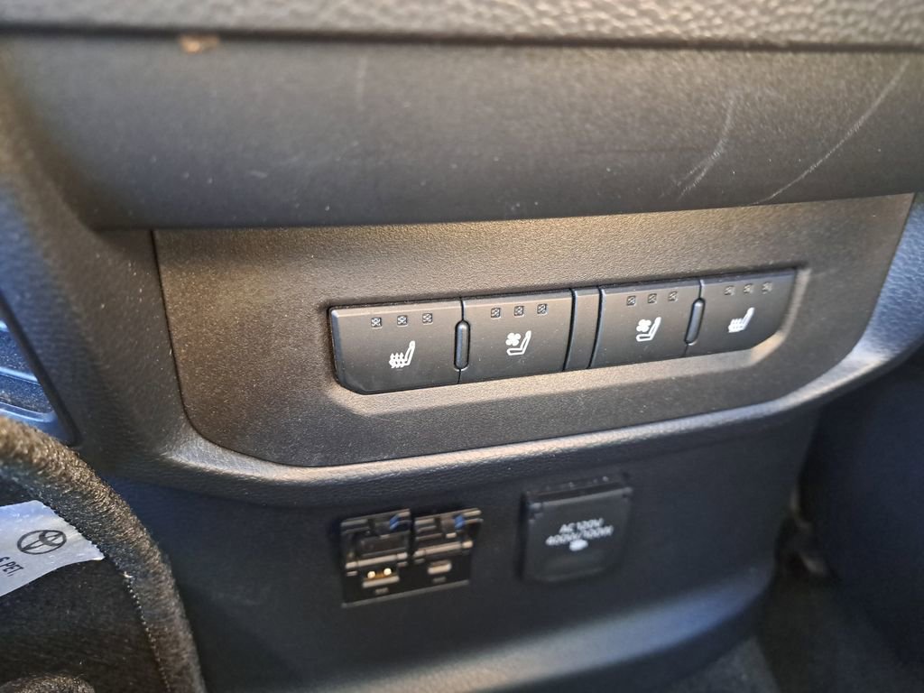 Used 2023 Toyota Tundra Platinum image 9