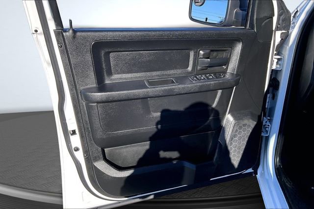 Used 2020 RAM 1500 Tradesman w/ Chrome Appearance Group image 21