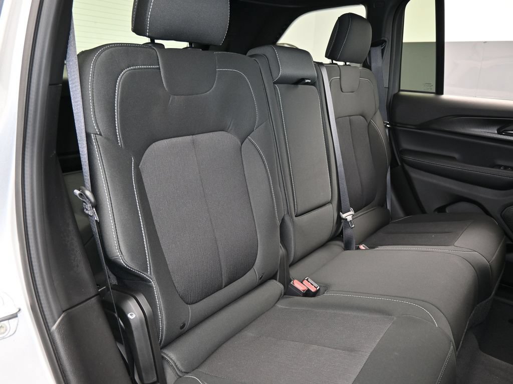 New 2026 Jeep Grand Cherokee Laredo X RWD image 34