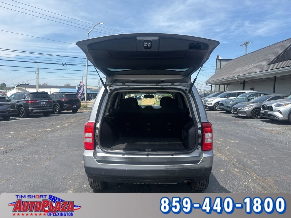 Used 2017 Jeep Patriot Sport image 29