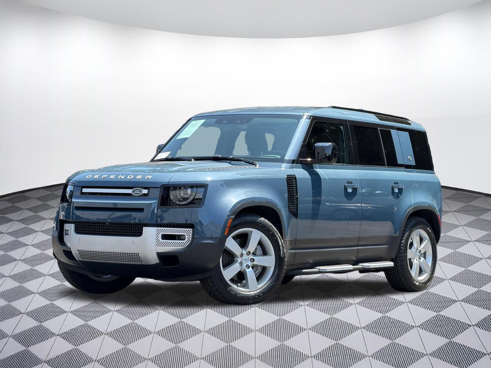 Used 2023 Land Rover Defender 110 SE AWD/4WD image 23