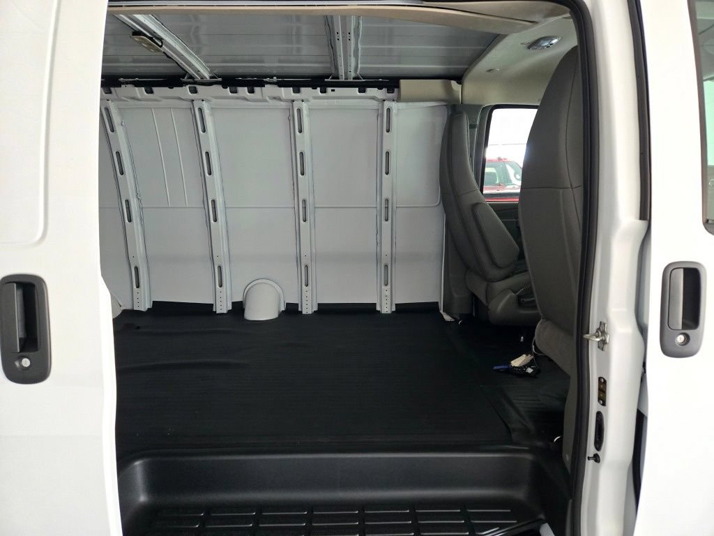 New 2026 Chevrolet Express 2500 Extended w/ Driver Convenience Package RWD image 8