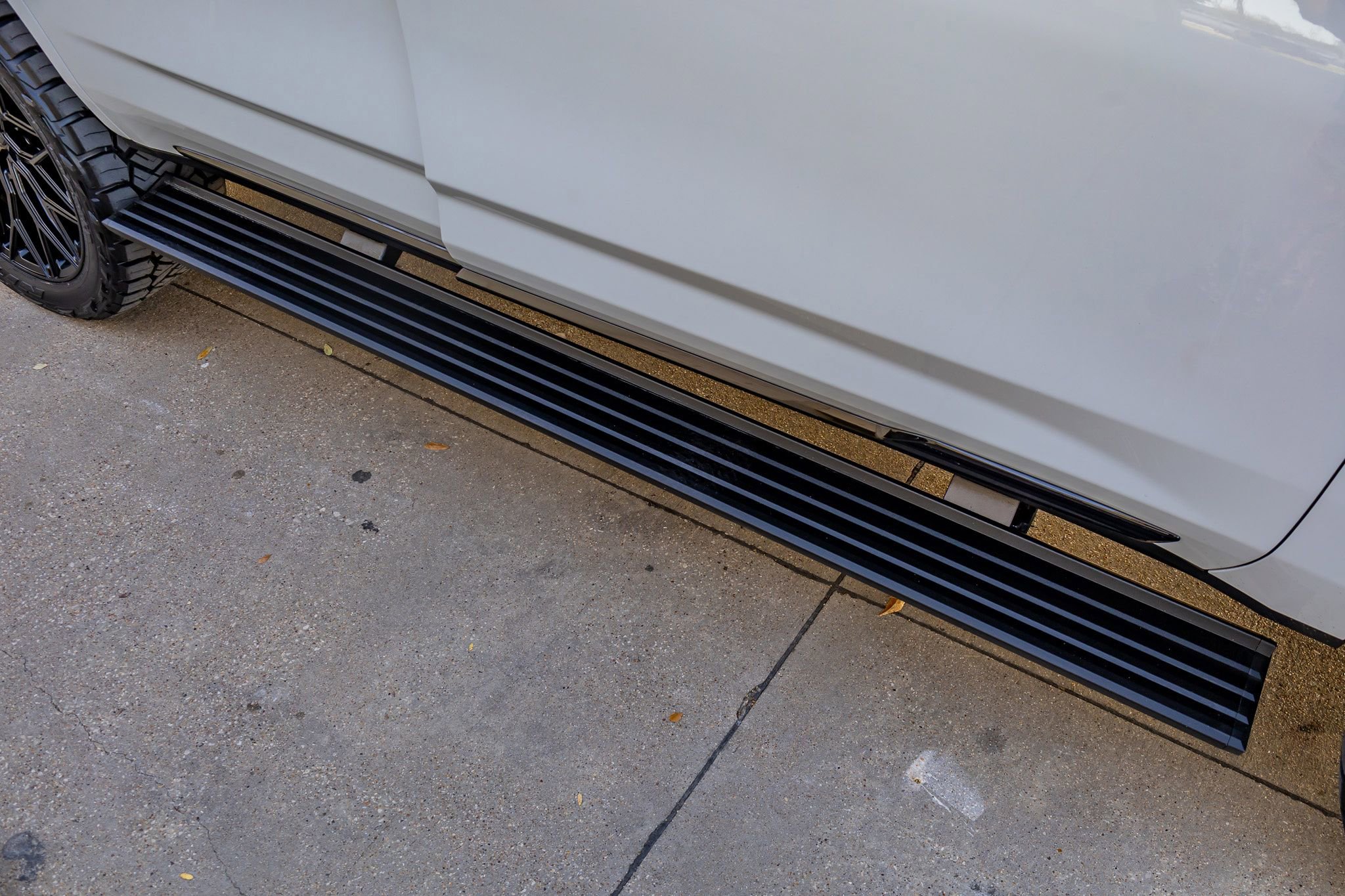 Used 2026 Cadillac Escalade Platinum Sport w/ LPO, ONYX Package image 13