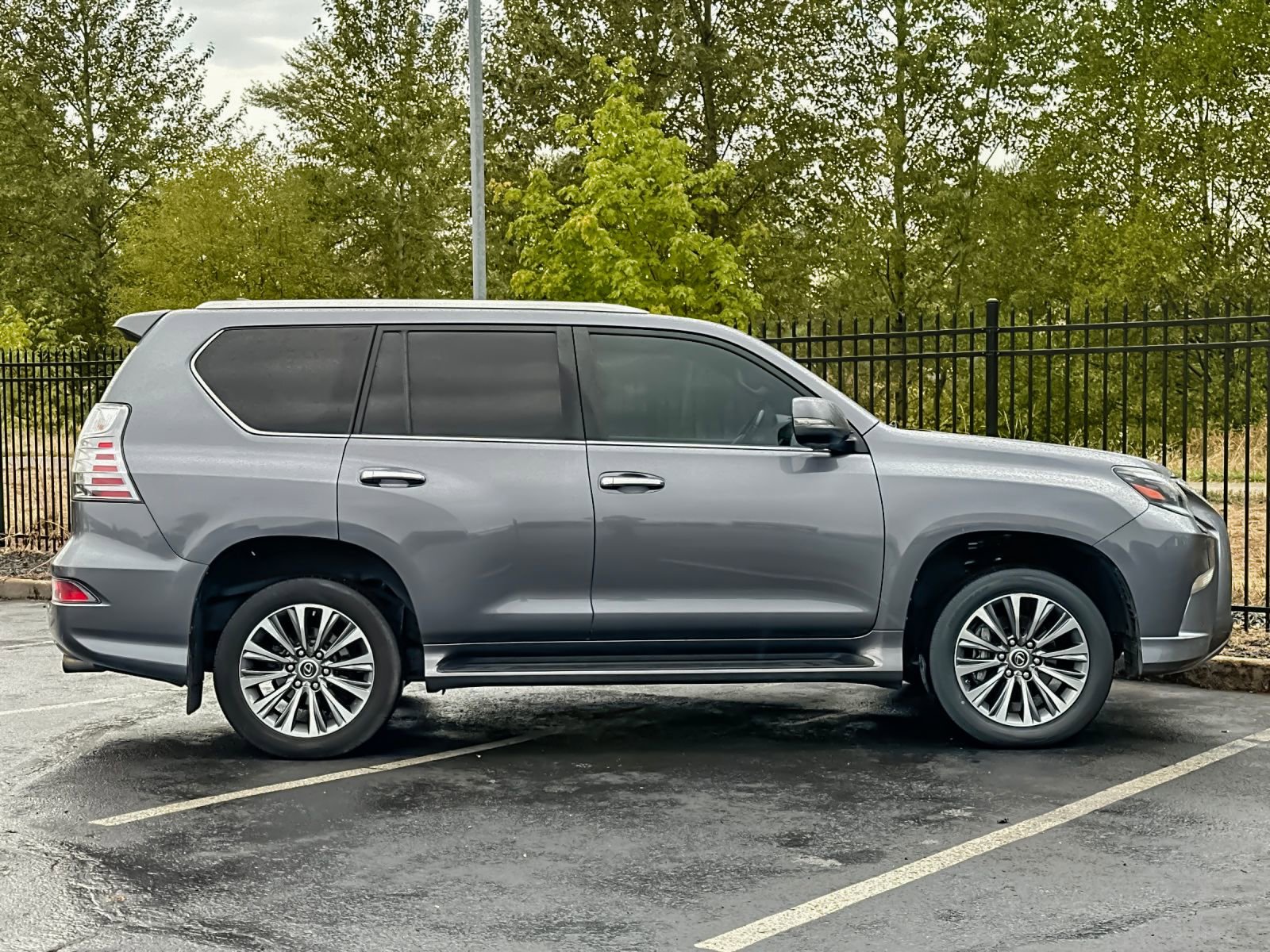 Used 2021 Lexus GX 460 Luxury w/ Off Road Package image 3