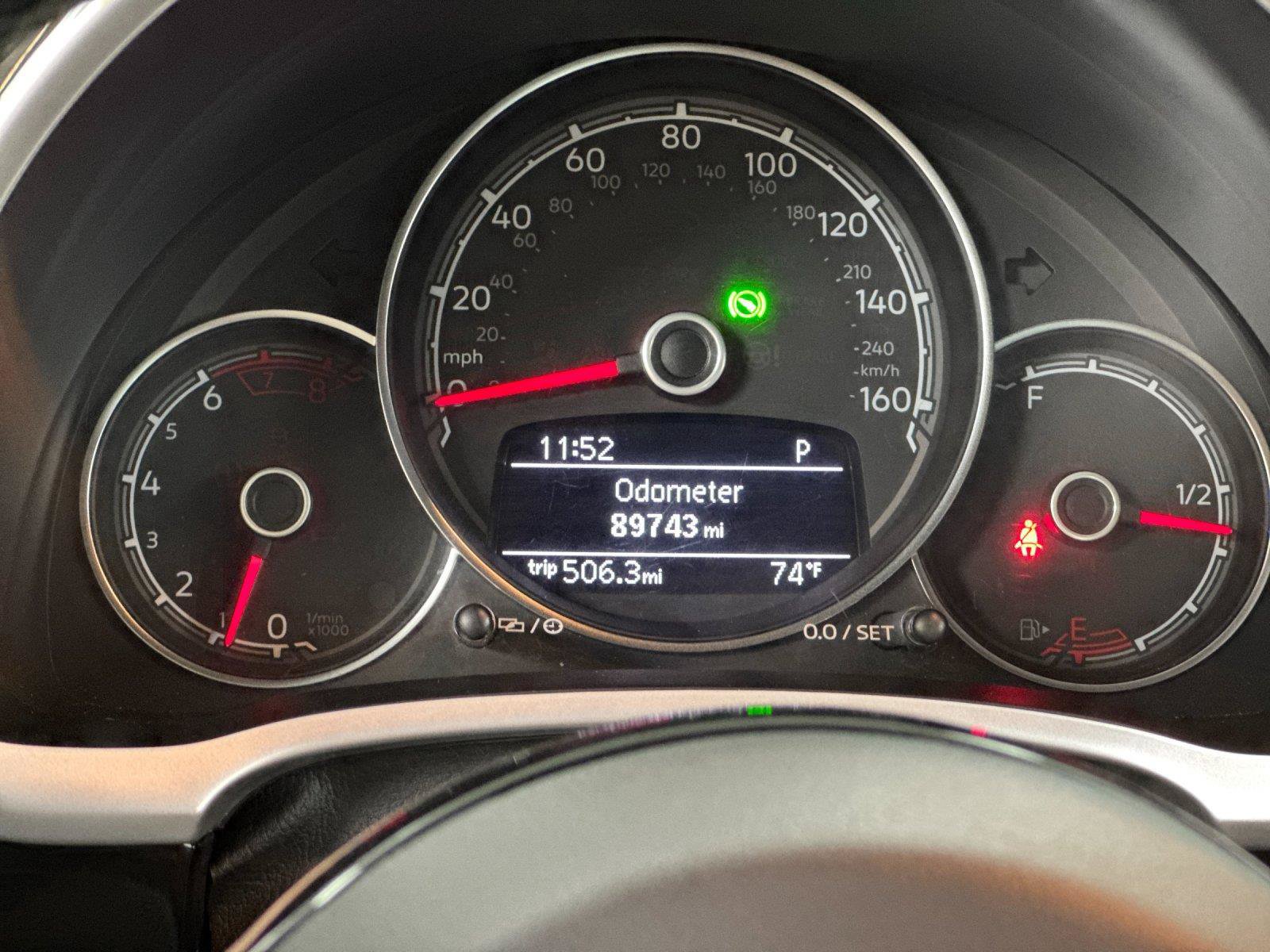 Used 2018 Volkswagen Beetle 2.0T FWD image 25