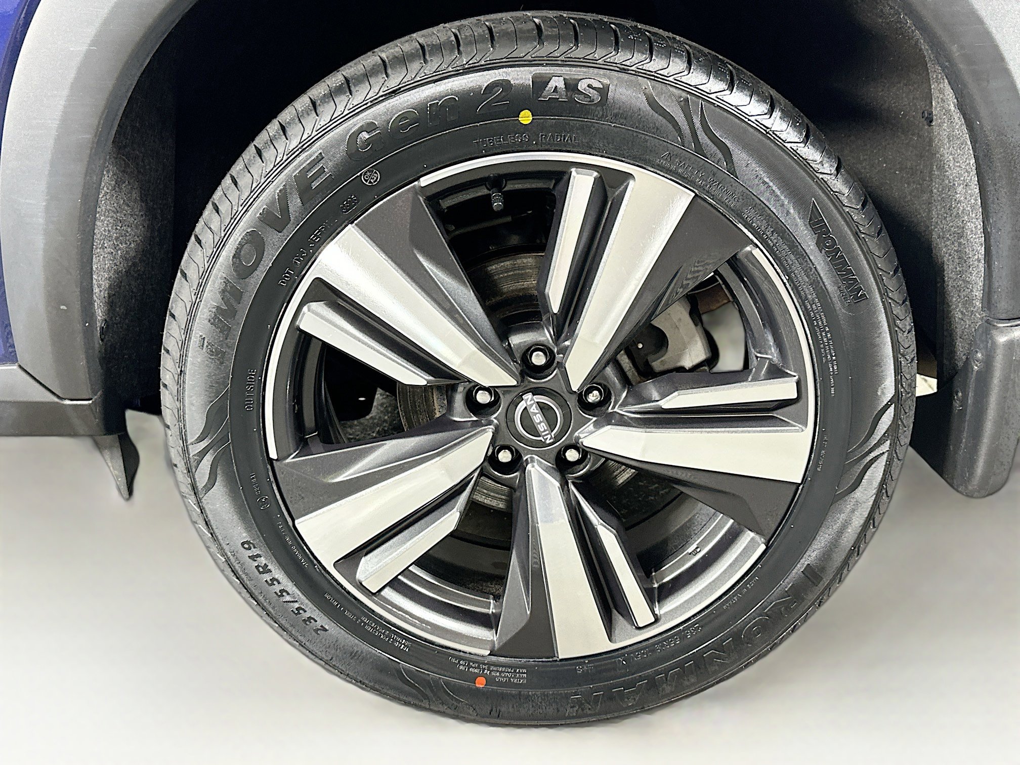 Used 2023 Nissan Rogue SL w/ SL Premium Package image 11