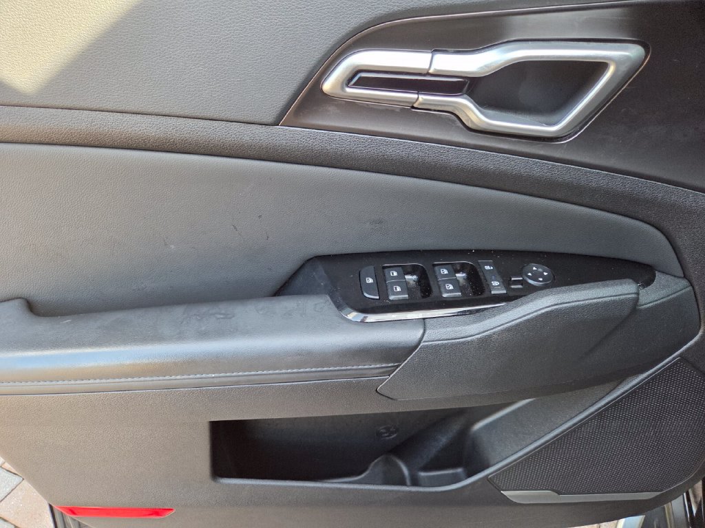Used 2024 Kia Sportage EX FWD image 27