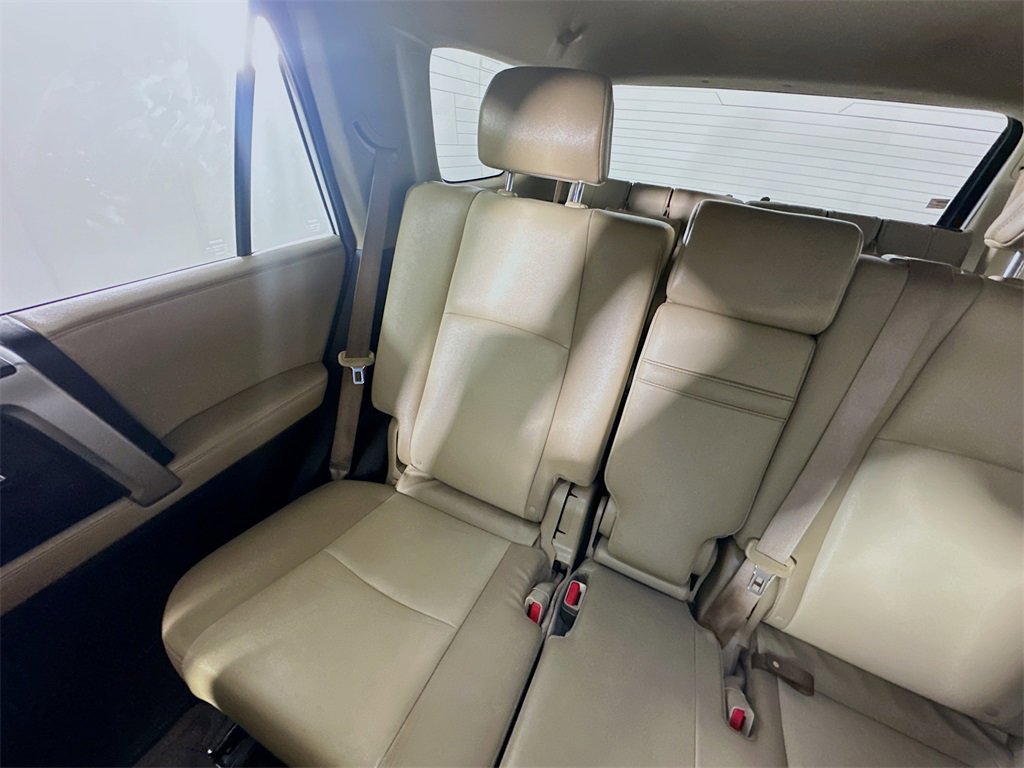 Used 2016 Toyota 4Runner SR5 Premium image 12