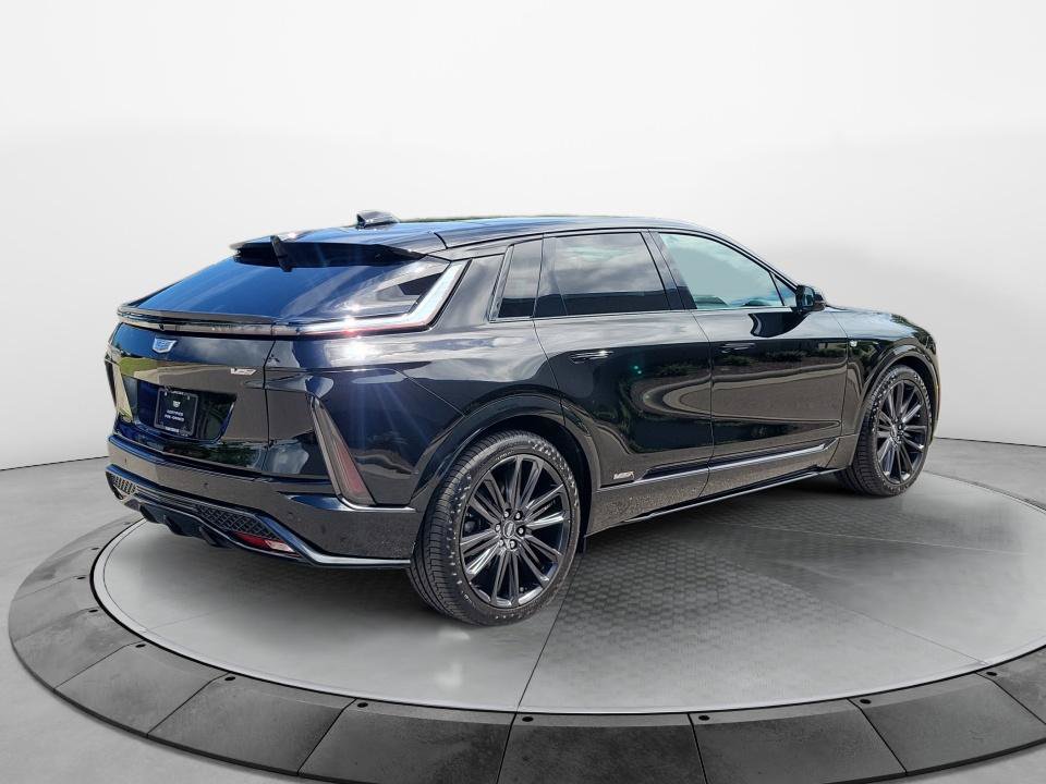 Certified 2026 Cadillac Lyriq V AWD/4WD image 7
