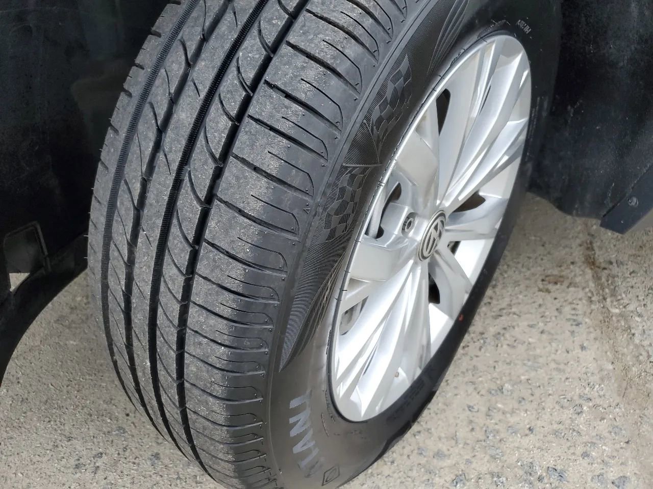 Used 2019 Volkswagen Tiguan S image 45