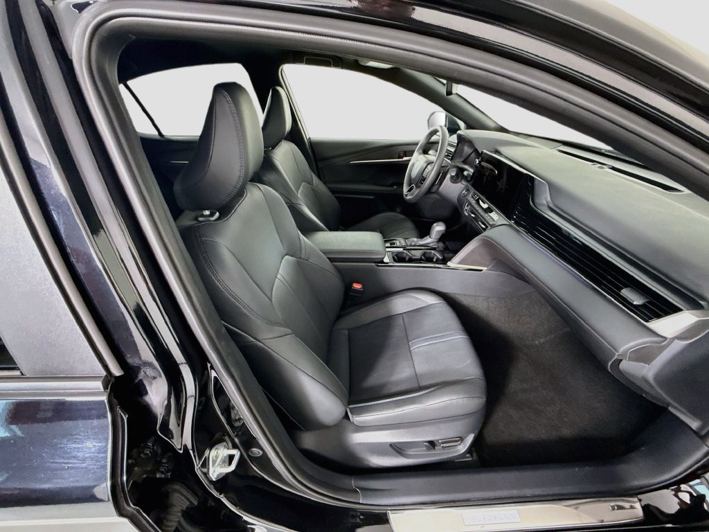Used 2025 Toyota Camry XSE FWD image 20