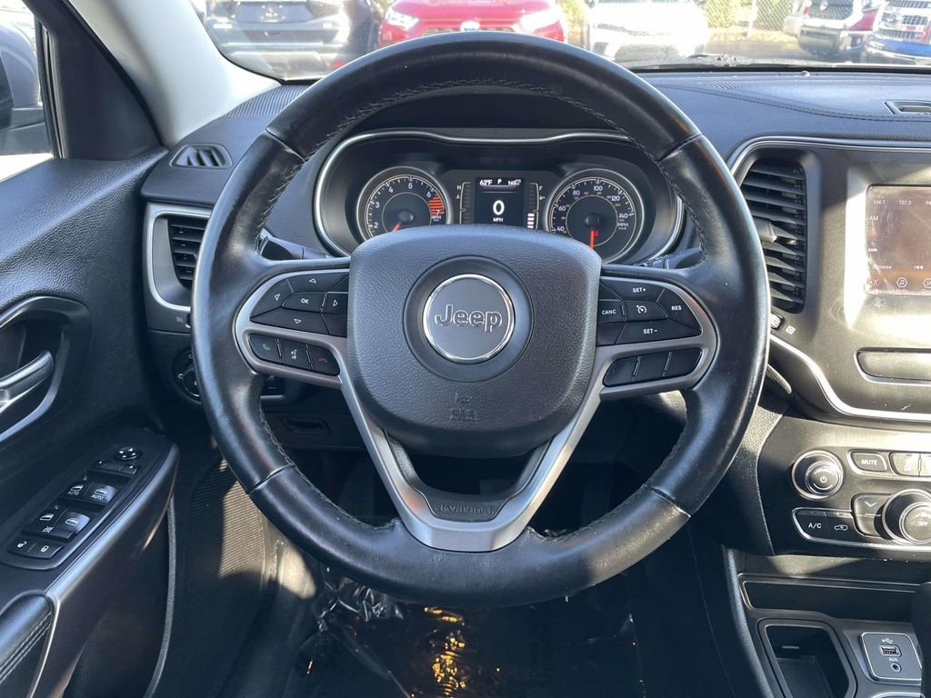 Used 2019 Jeep Cherokee Latitude Plus image 23
