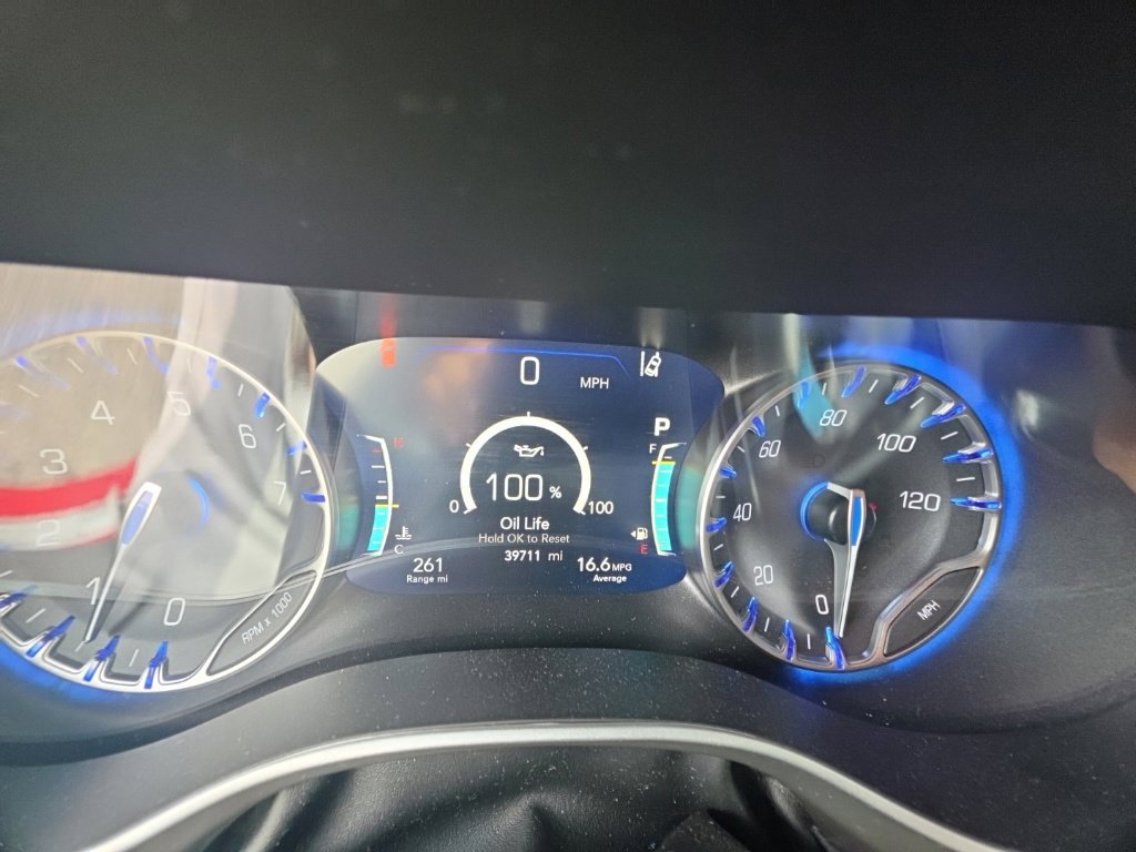Used 2025 Chrysler Pacifica Select FWD image 13