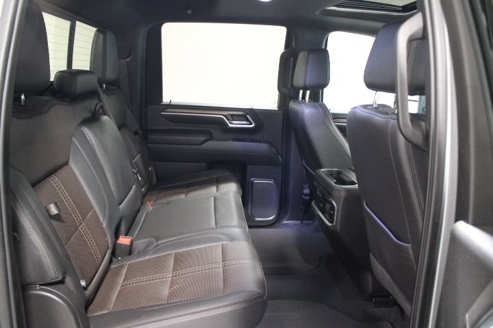 Used 2024 Chevrolet Silverado 2500 High Country w/ High Country Premium Package AWD/4WD image 31
