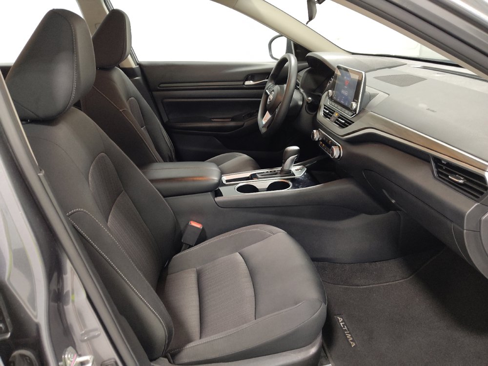 Used 2024 Nissan Altima 2.5 SV FWD image 21