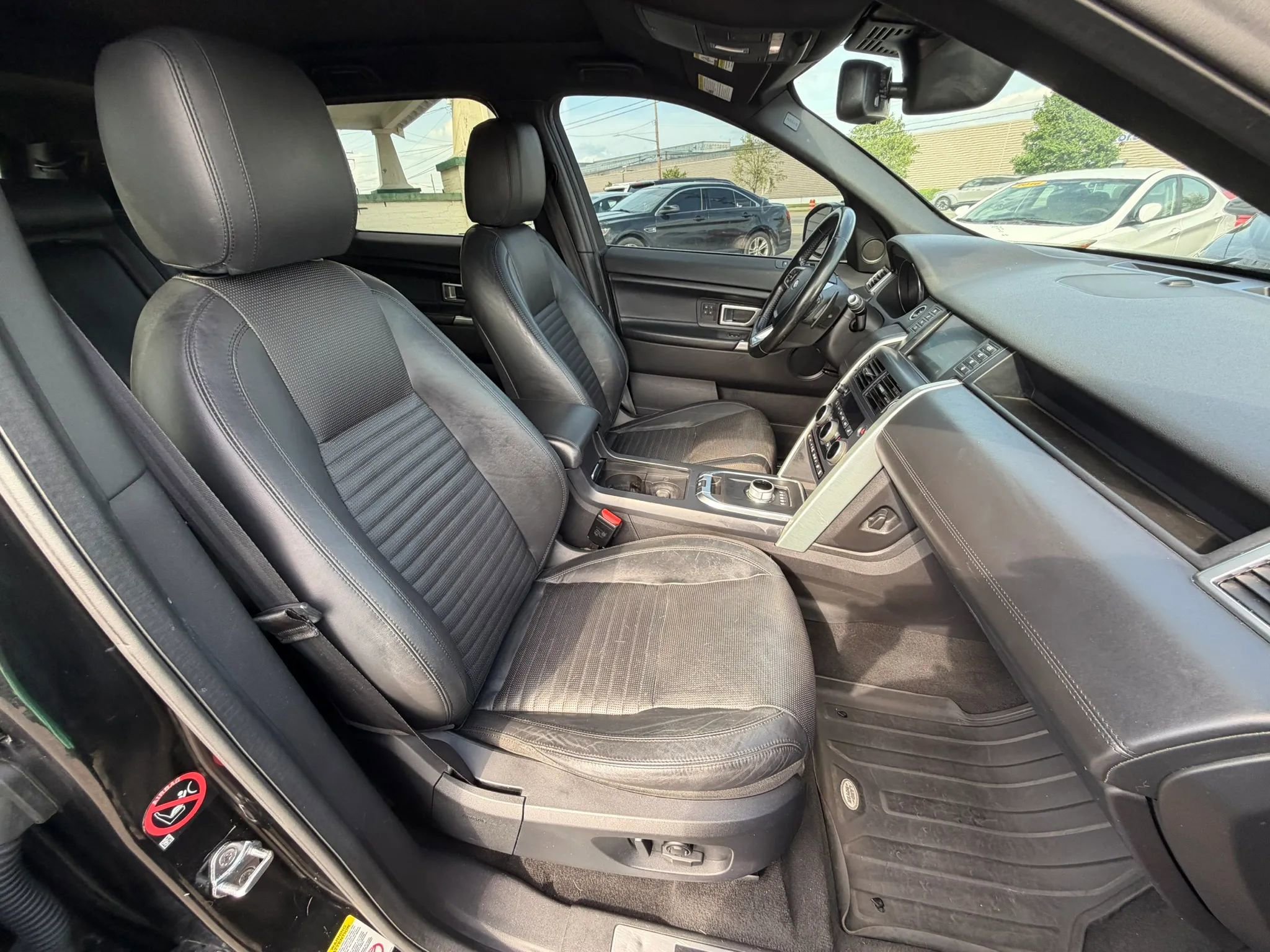 Used 2016 Land Rover Discovery Sport HSE Luxury image 37