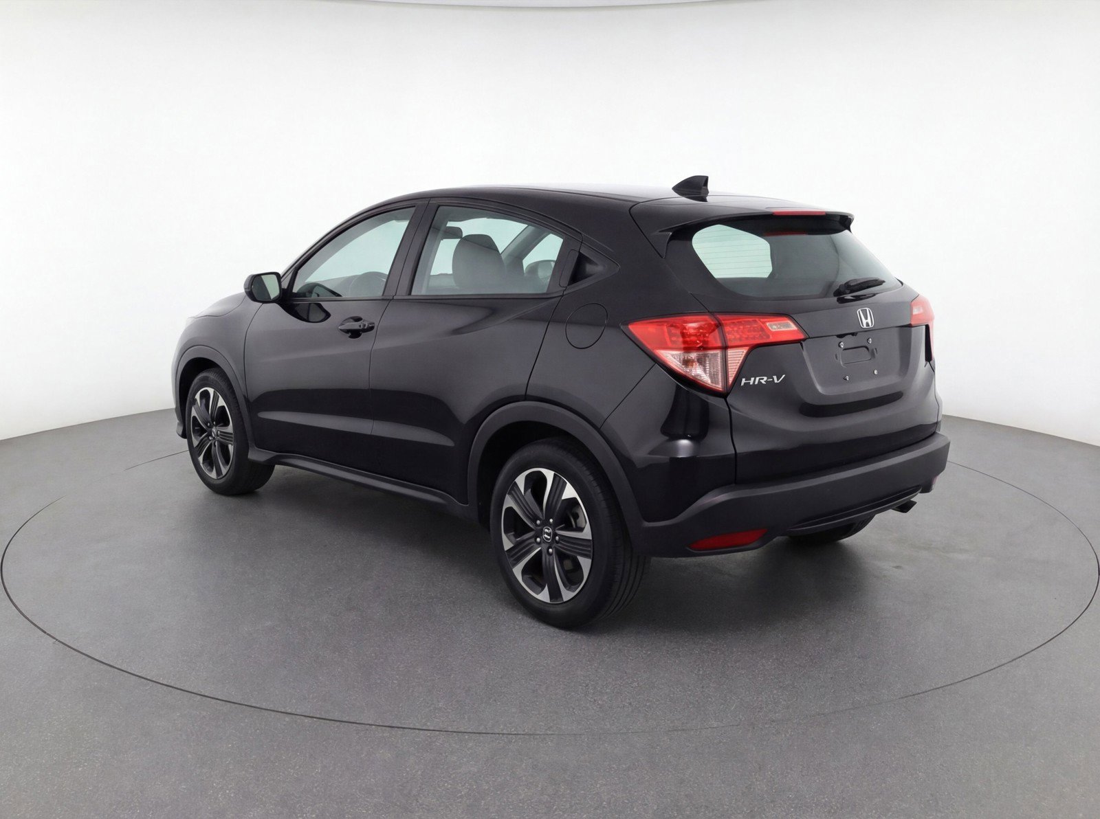 Used 2025 Nissan Kicks SV image 6