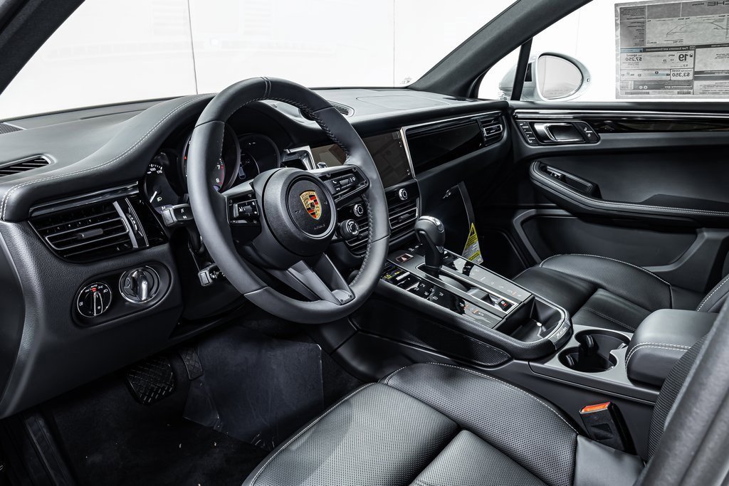 Used 2025 Porsche Macan S image 4