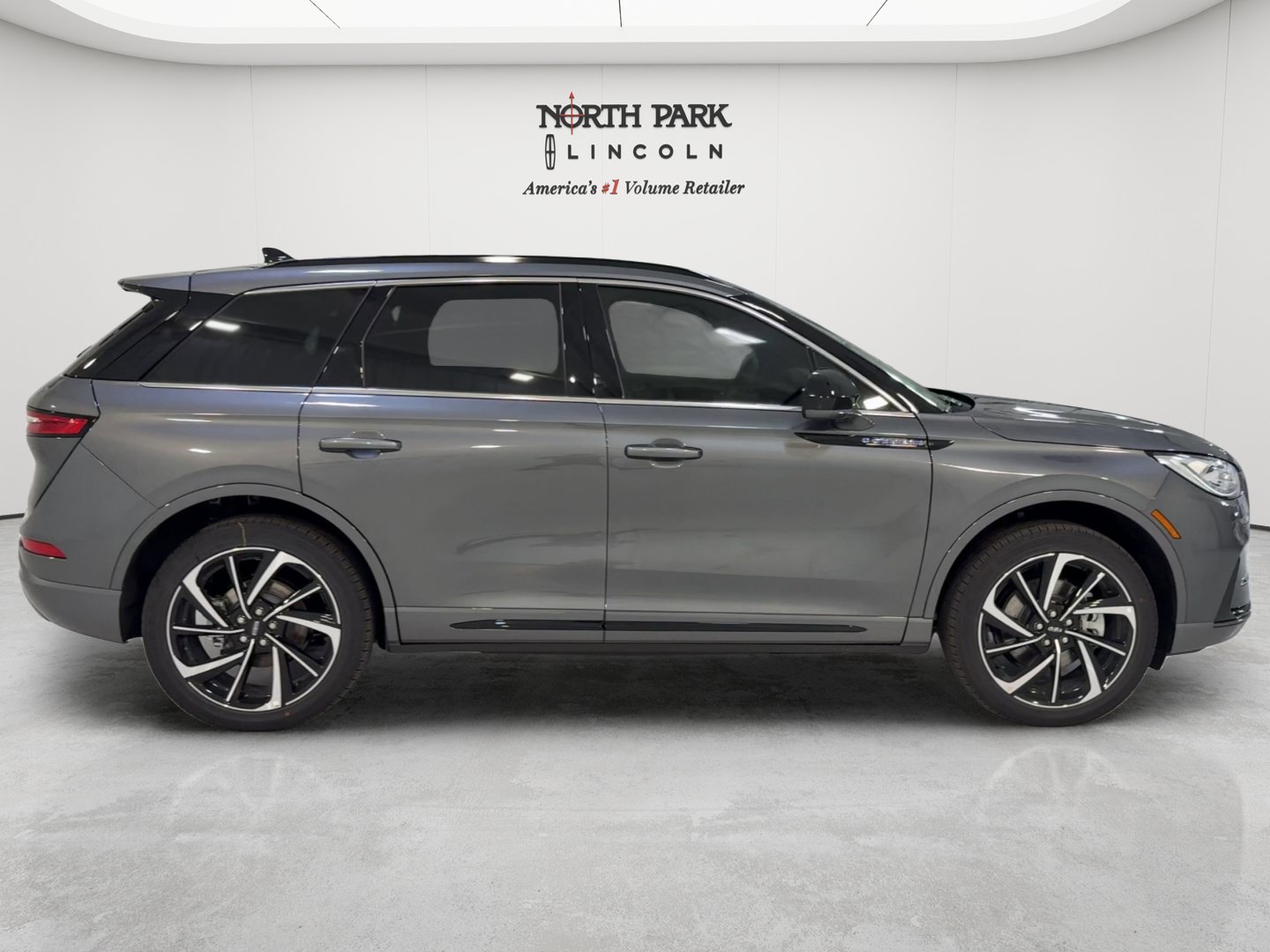 New 2026 Lincoln Corsair Reserve AWD/4WD image 2