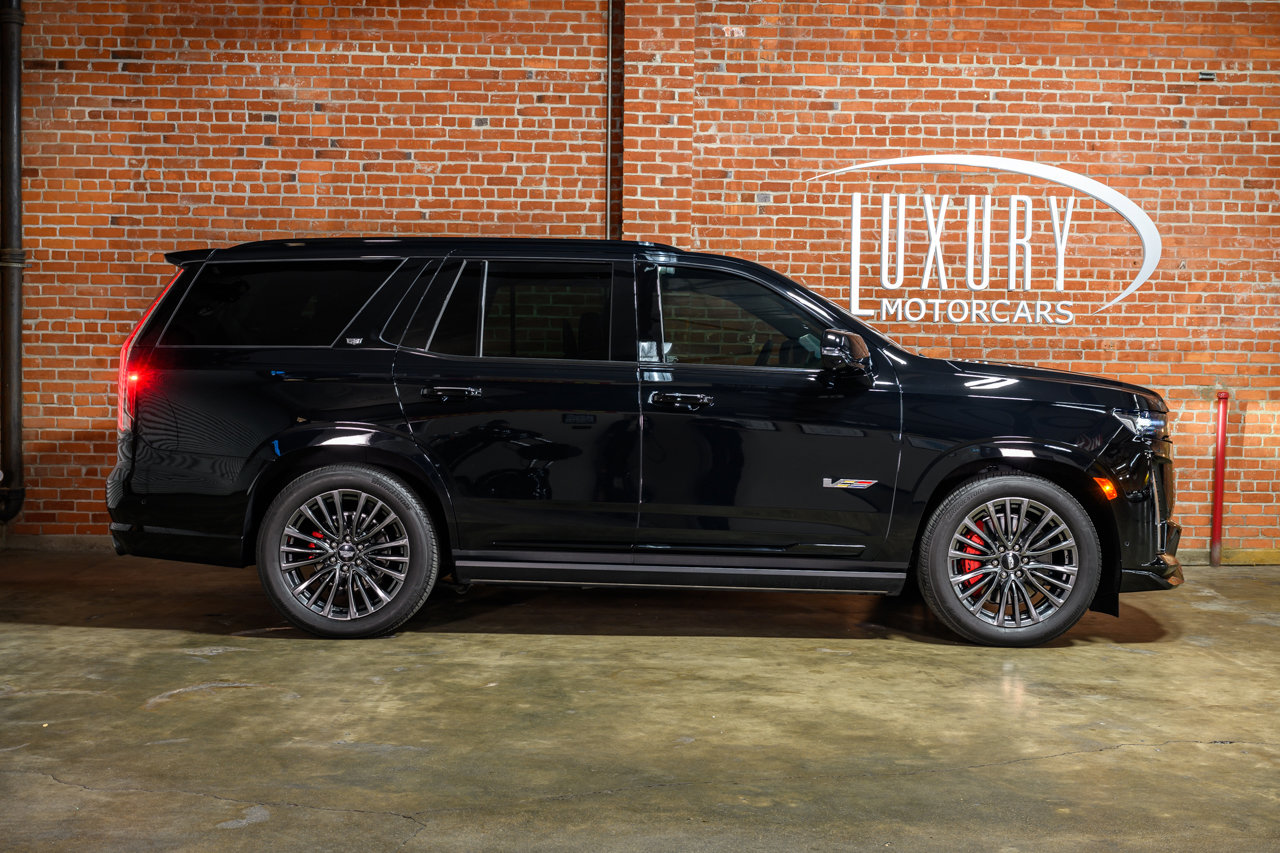 Used 2024 Cadillac Escalade V w/ LPO, Floor Liner Package image 3