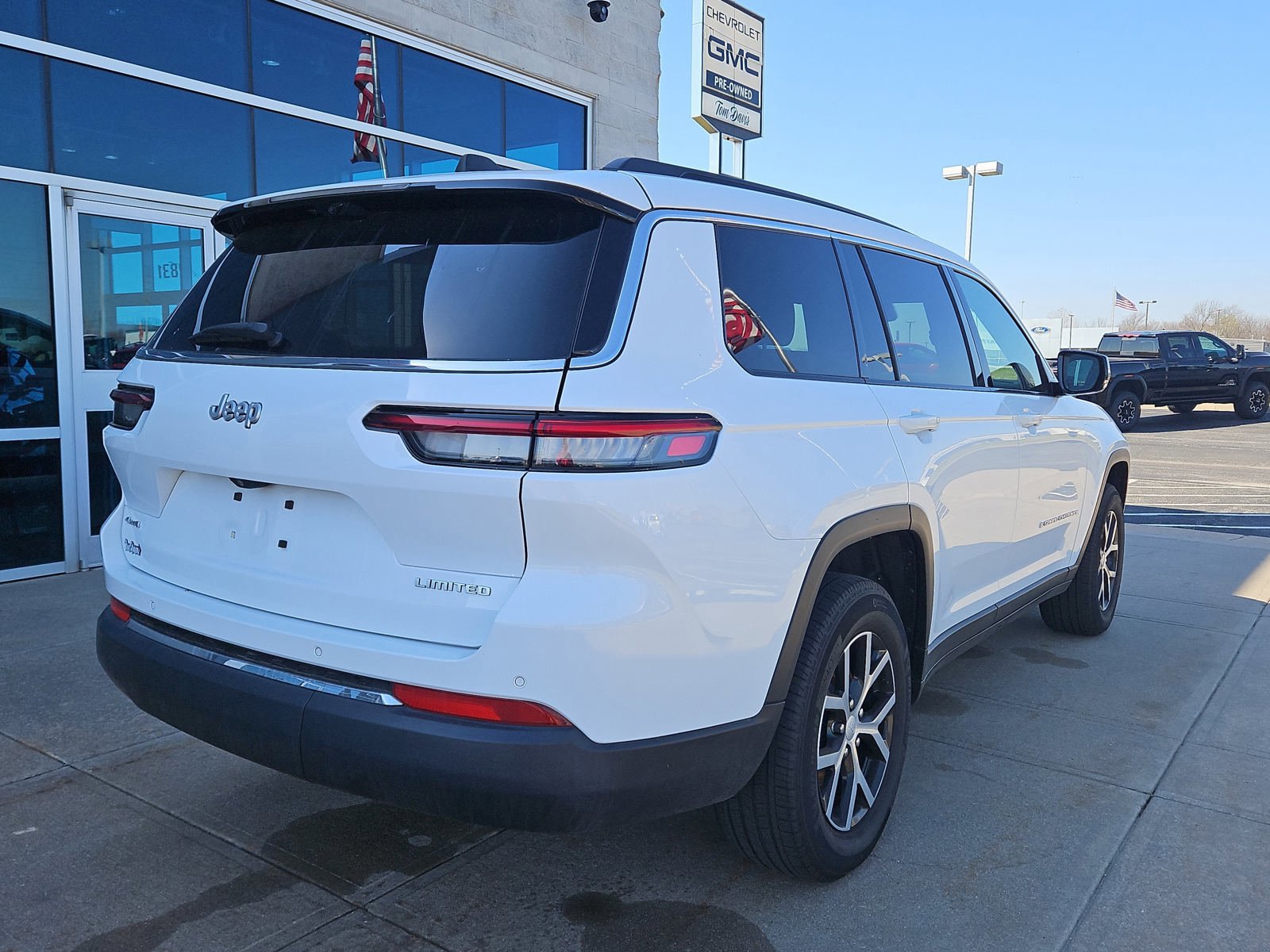 Used 2024 Jeep Grand Cherokee L Limited w/ Luxury Tech Group II AWD/4WD image 4