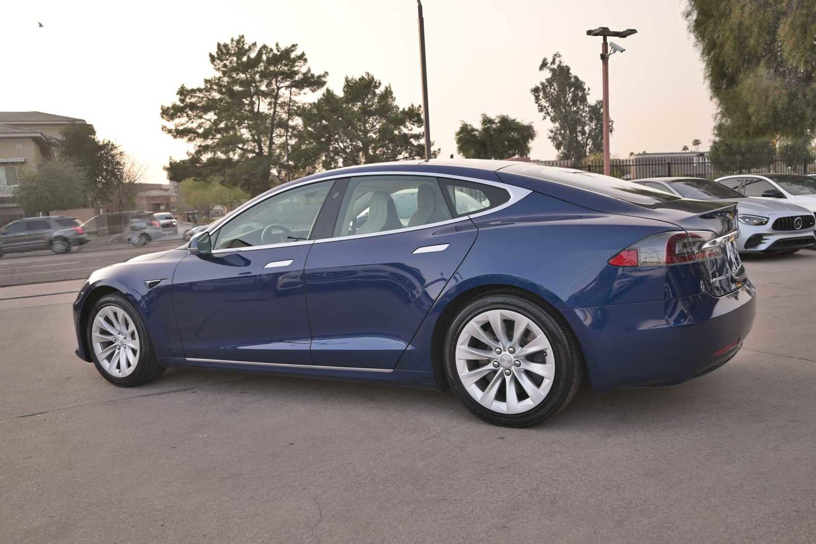 Used 2019 Tesla Model S 100D image 4
