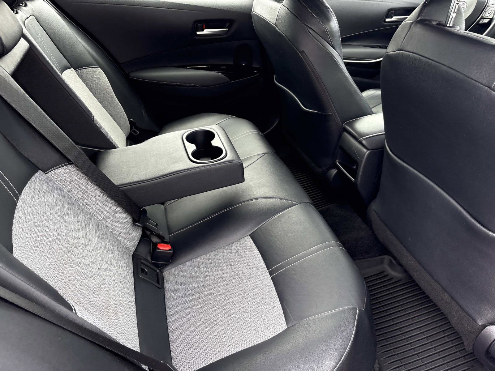 Used 2020 Toyota Corolla XSE image 33