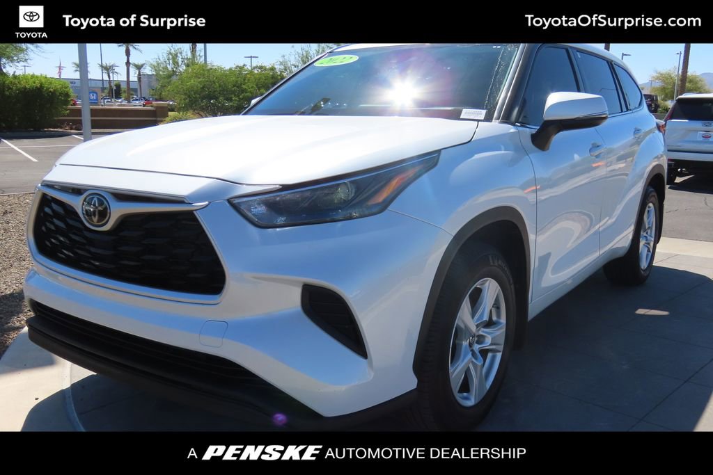 Certified 2022 Toyota Highlander L image 1