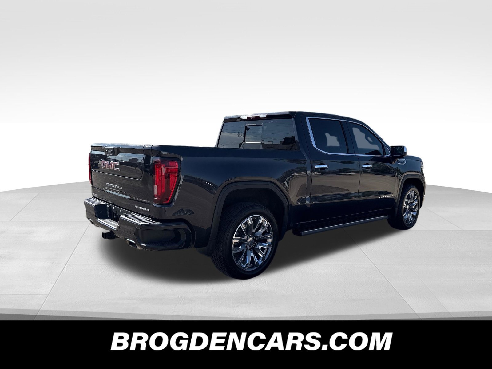 Used 2023 GMC Sierra 1500 Denali w/ Denali Reserve Package AWD/4WD image 10