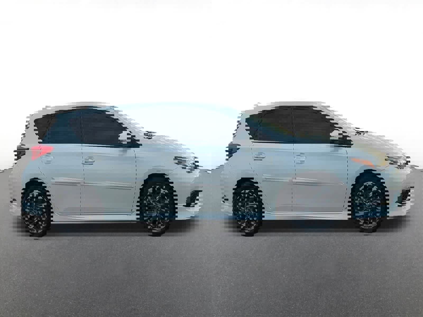 Used 2017 Toyota Corolla iM image 7