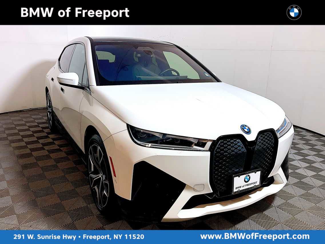 Used 2023 BMW iX M60 w/ Executive Package image 1