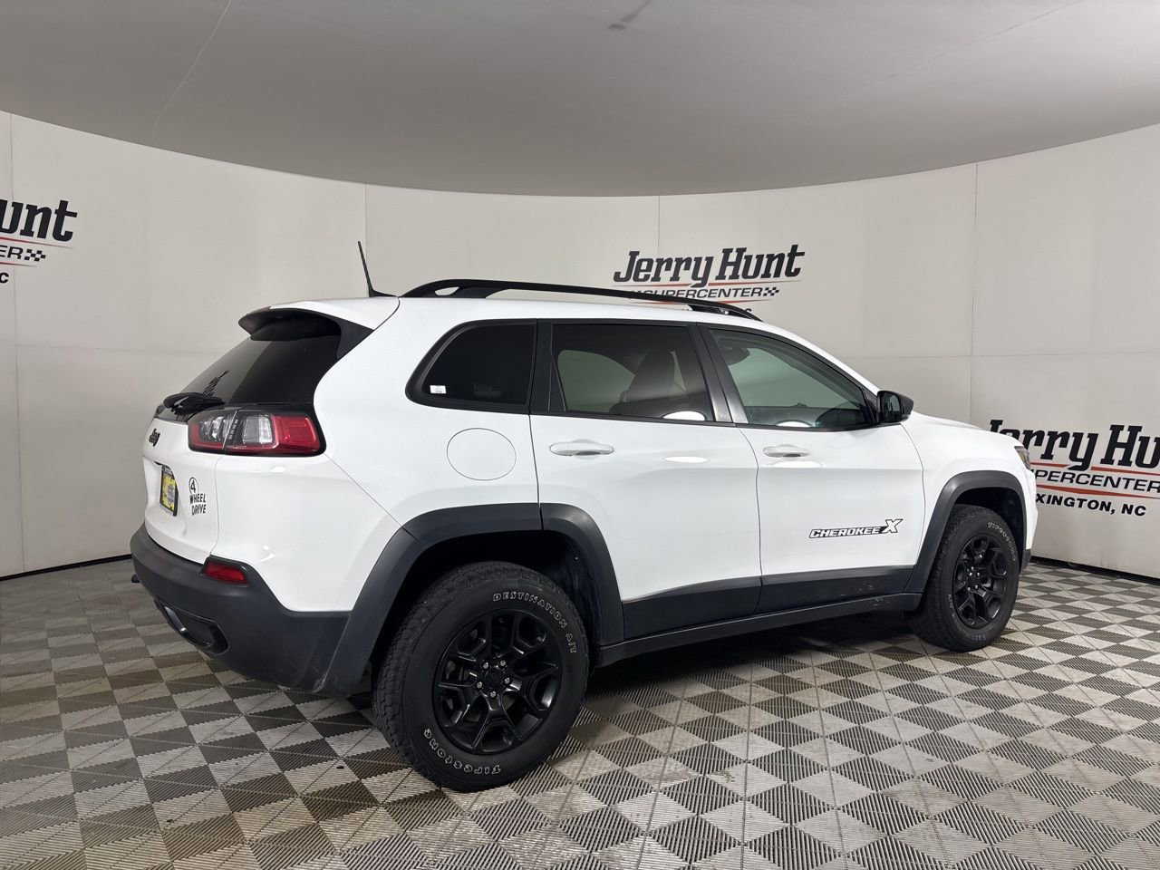 Used 2022 Jeep Cherokee Latitude w/ Sun & Sound Group AWD/4WD image 4