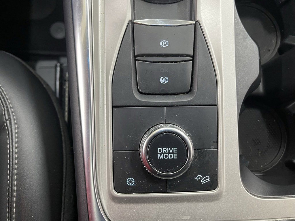 Used 2023 Ford Explorer XLT w/ Equipment Group 202A image 33