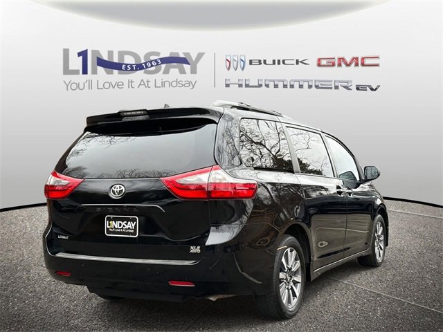Used 2020 Toyota Sienna XLE video 2