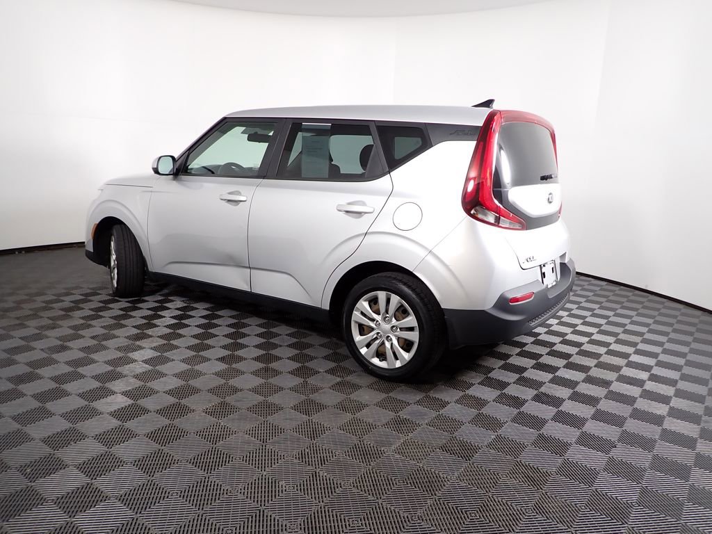 Used 2020 Kia Soul LX image 9