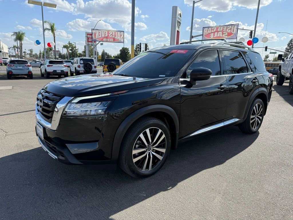 Certified 2023 Nissan Pathfinder Platinum image 3