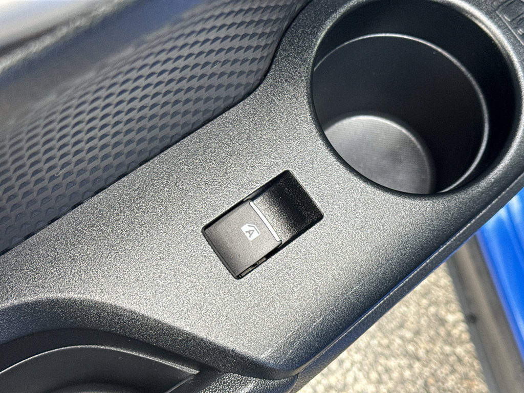 Used 2018 Toyota C-HR XLE FWD image 28