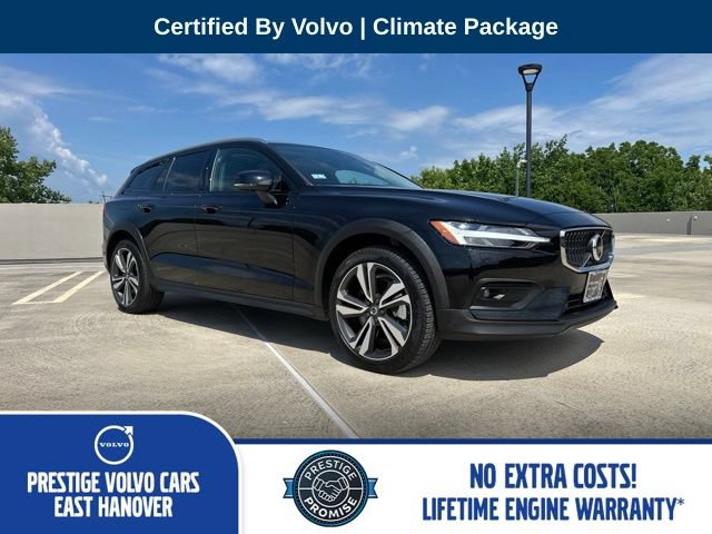 Certified 2025 Volvo V60 B5 Cross Country Plus AWD/4WD image 1