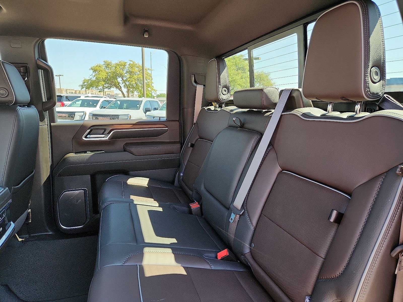 Used 2024 GMC Sierra 2500 Denali w/ Denali Reserve Package image 11