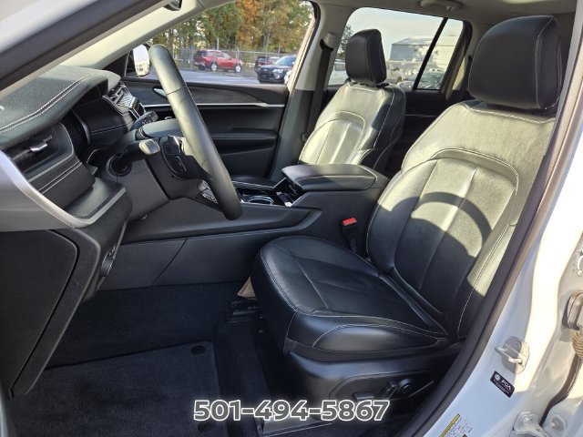 Used 2022 Jeep Grand Cherokee Limited AWD/4WD image 9