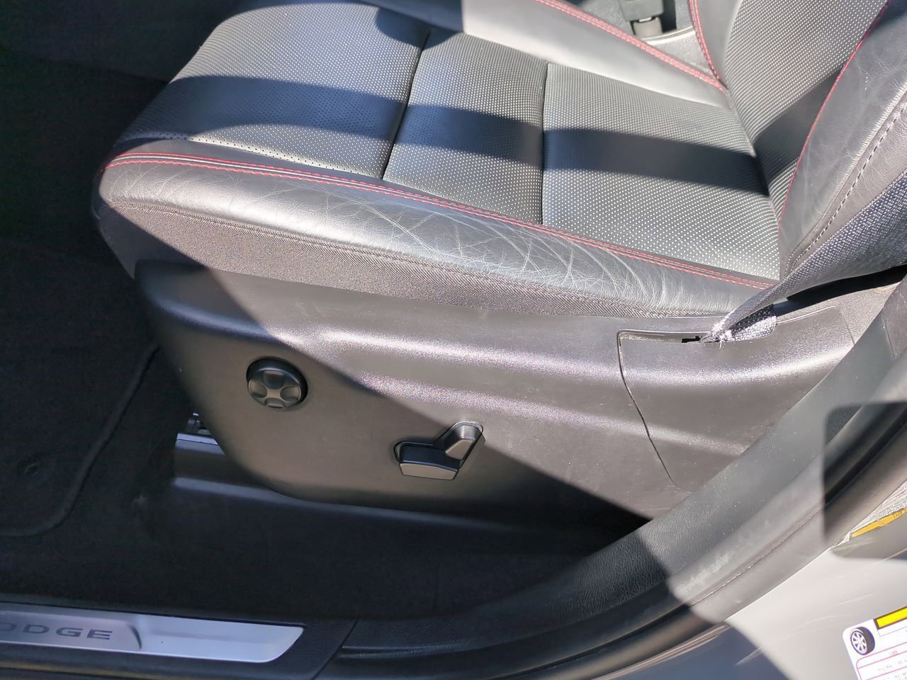 Used 2025 Dodge Durango GT AWD/4WD image 35